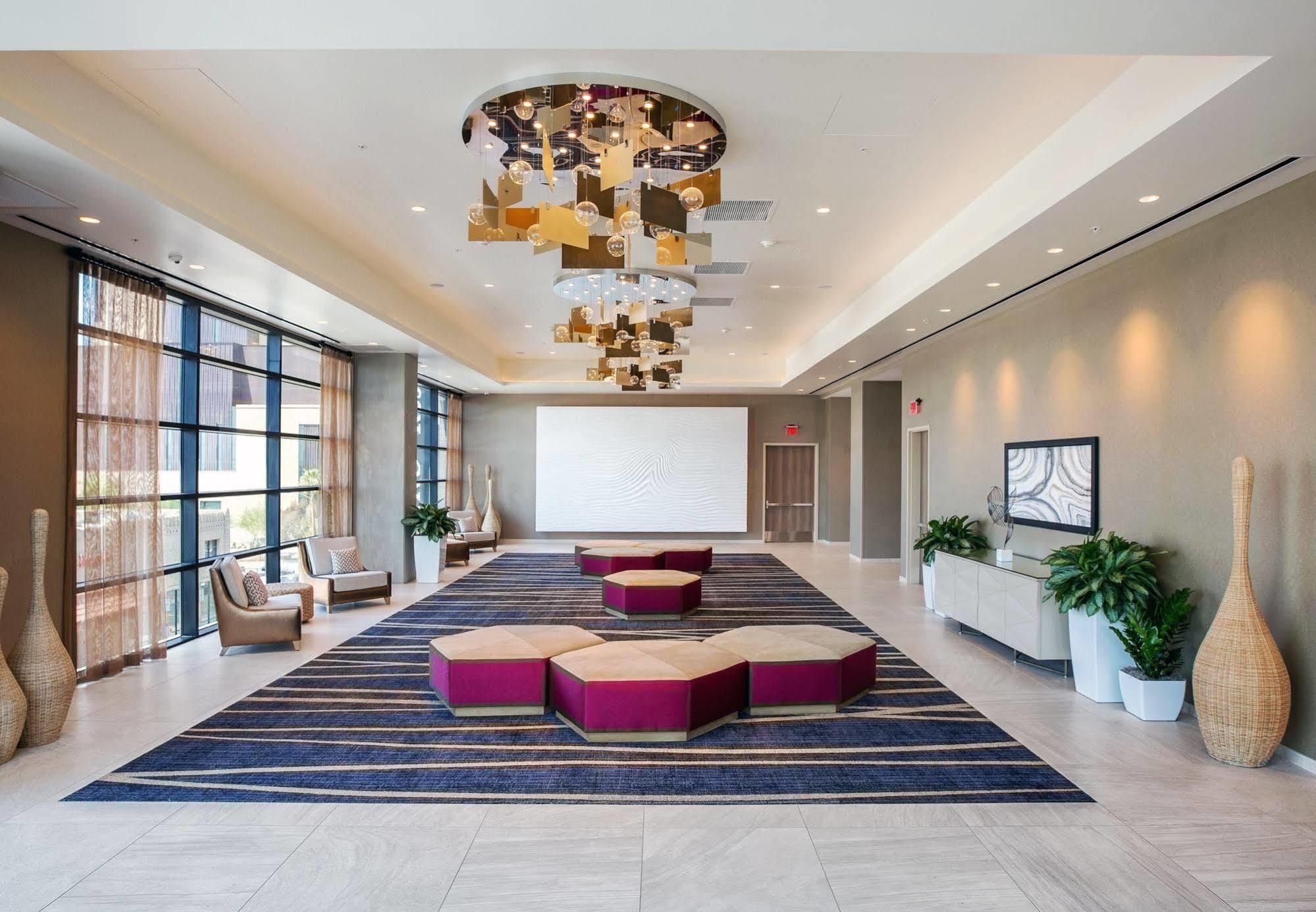 By Marriott Downtown Hotel